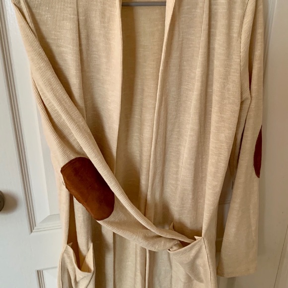 **SOLD** Pulse Boutique Cream Cardigan - Picture 5 of 6